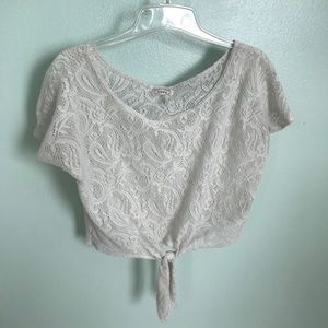 LACE CROP TOP